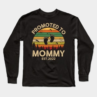 Promoted To Mommy Est 2022 Pregnancy Announcement Vintage Long Sleeve T-Shirt